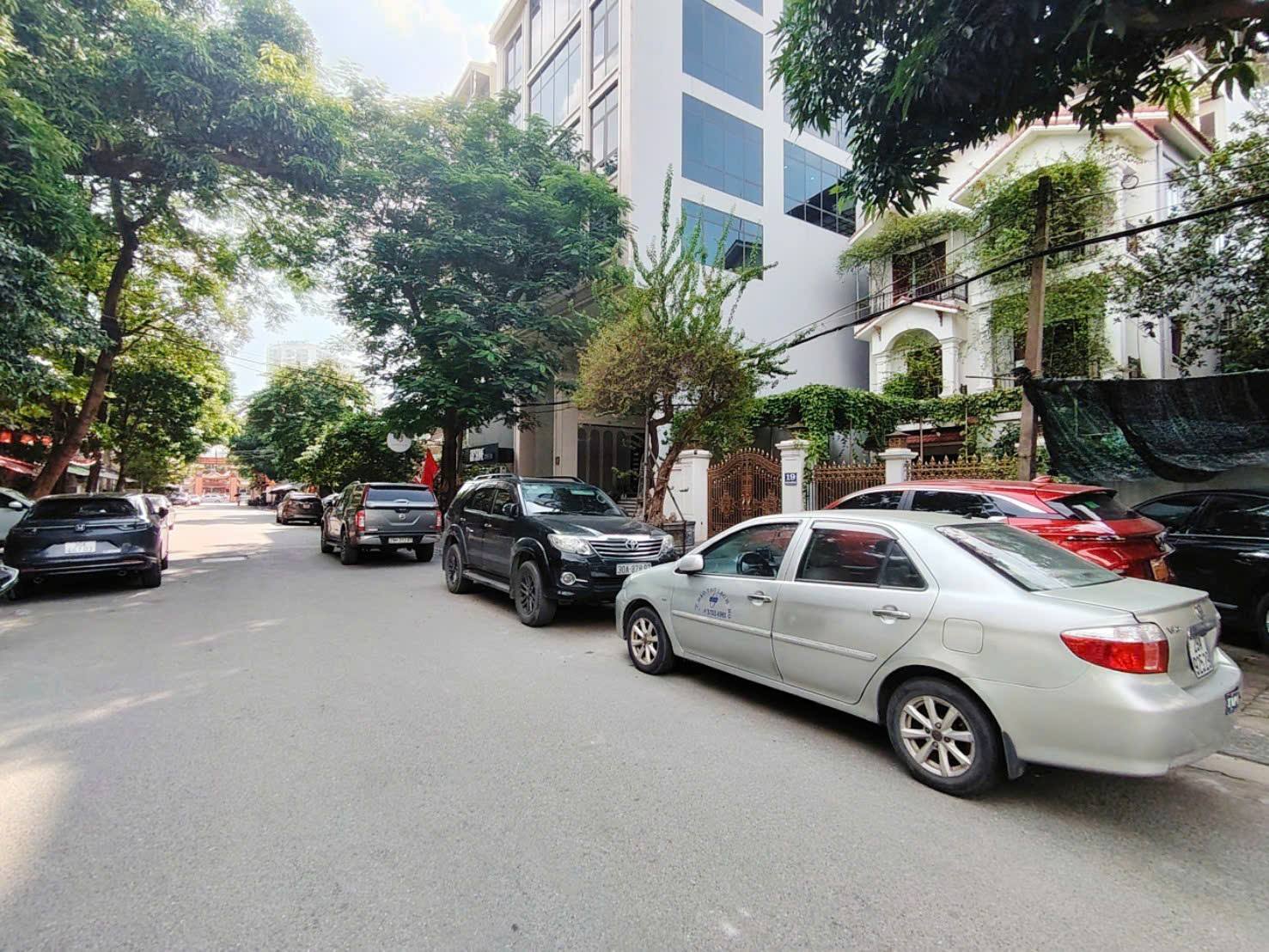 Bán đất Xuân La - Tây Hồ, lô góc, ô tô tránh vào đất, vị trí vàng trung tâm, giá 12.5 tỷ