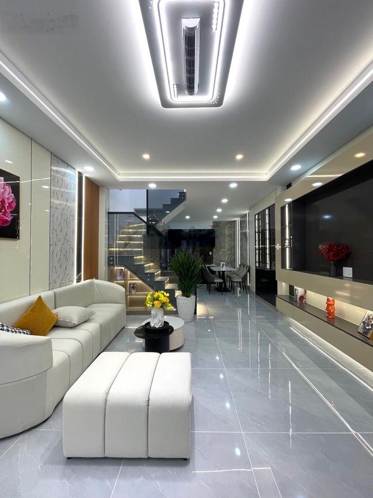 Tân bình - cạnh nhà ga t3 - etow cộng hoà - 2 tầng đúc - 4x11m - nhà mới ở ngay - chỉ 4.x tỷ