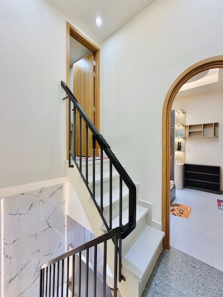 Nhà mới 2 tầng - ngang 7m hiếm a4 - full nội thất - nguyễn văn khối - 4.2 tỷ