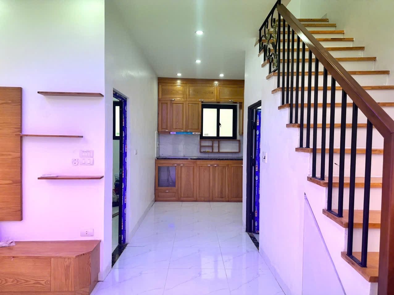 Bán nhà 2 tầng tại Làng Vân, Yên Viên, Gia Lâm, ngõ ô tô đỗ cửa, giá hơn 5 tỷ