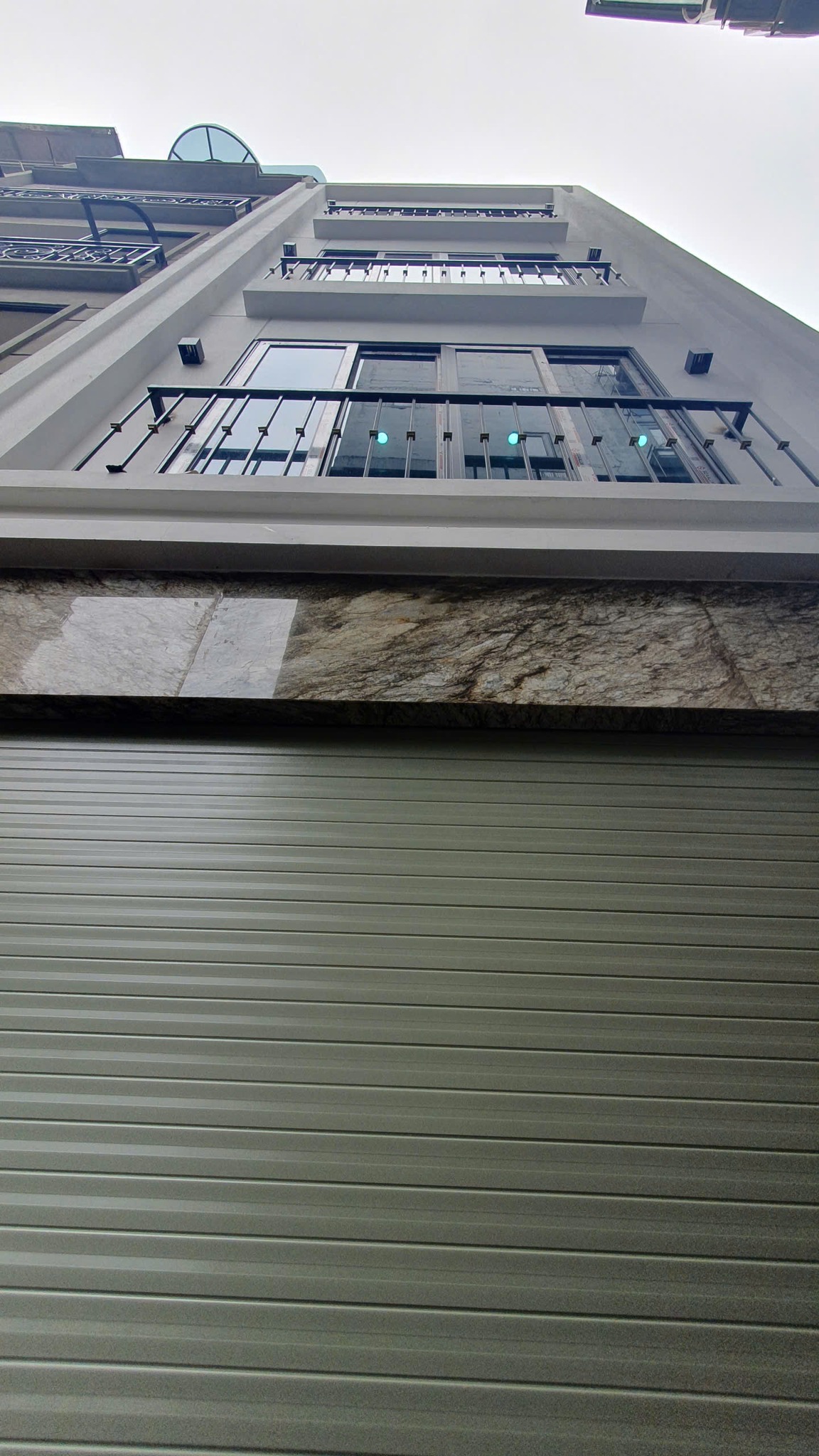 Bán nhà Giải Phóng, gần bến xe Giáp Bát, cách 1 nhà ra ô tô tránh, 30m2 x 5 tầng, thang máy