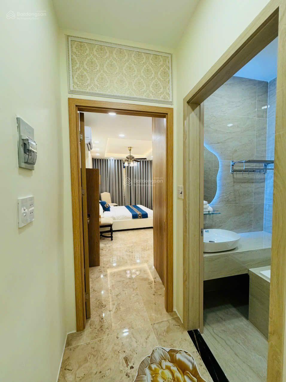 Bán nhà đẹp ở ngay - HXH - Lạc Long Quân - 41m2 - 2 tầng - giá 5.05 tỷ - P10, Tân Bình. (262.83)