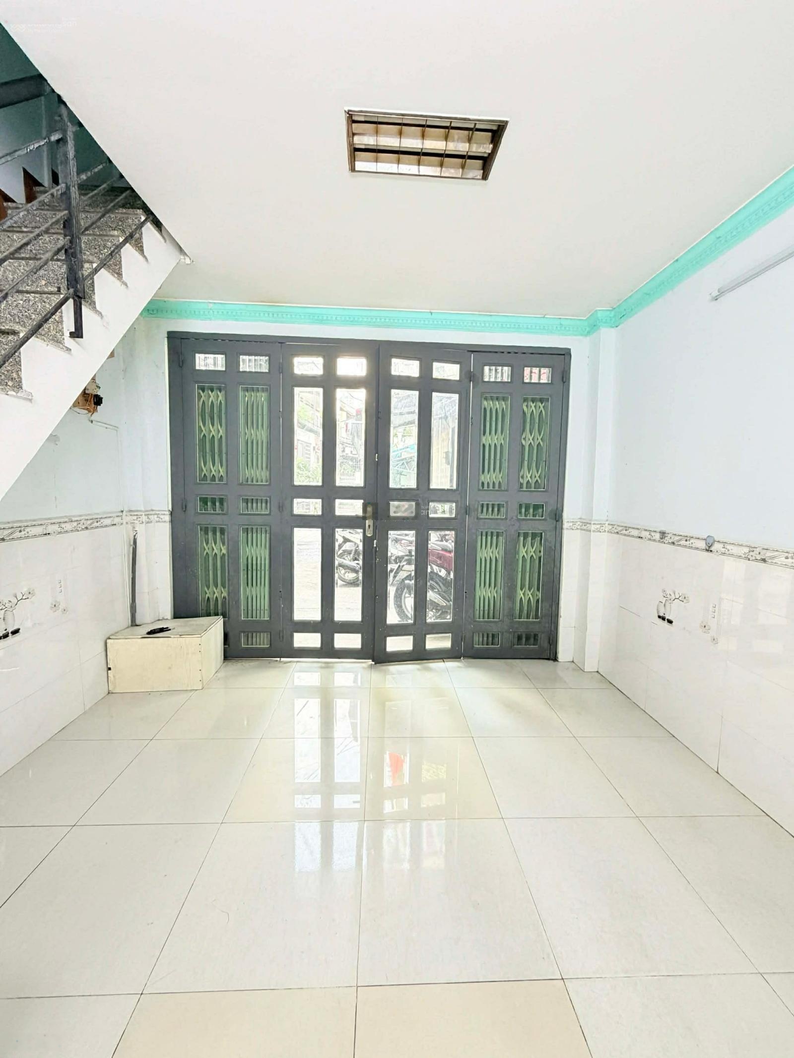 Tân bình hẻm 6m thông nhà lô góc 3 tầng vào ở ngay giá 2,99 tỷ