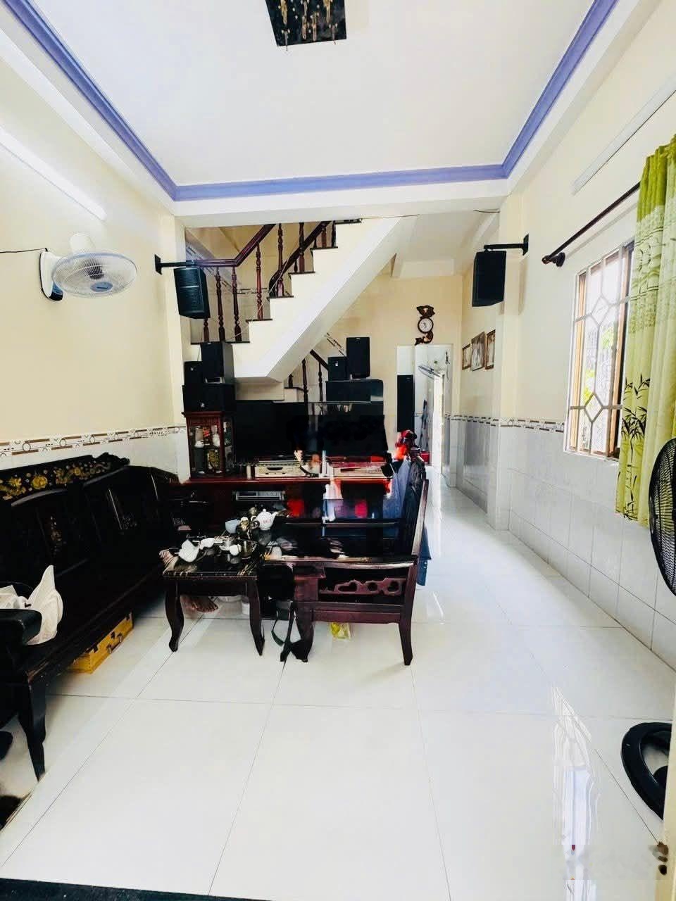 Bán căn nhà đường xe hơi Quang Trung P.14 GV ( 3.5x10.5m ) chỉ 4.29 tỷ