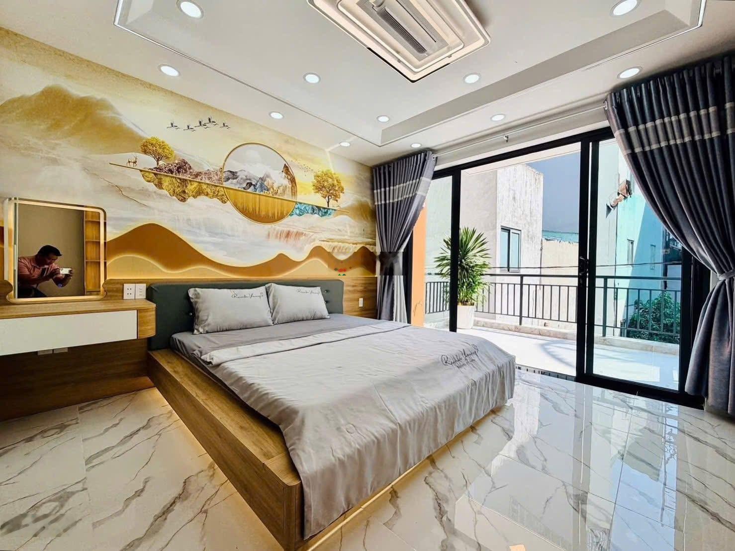 Nhà Hoàng Hoa Thám-PN vừa ở vừa đầu tư, 56m2, giá 2tỉ550. Đang cho thuê 15tr/th, sổ riêng.