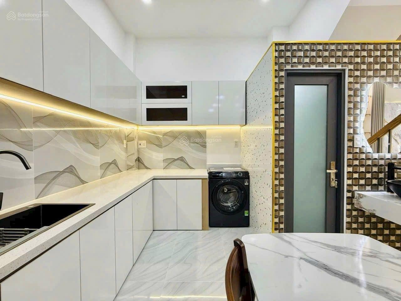 Gò Vấp Bán nhà 1 trệt 1 lầu, diện tích sàn: 66m2, 6 phòng, hẻm rộng, gần Thống Nhất, nhỉnh 4 tỷ