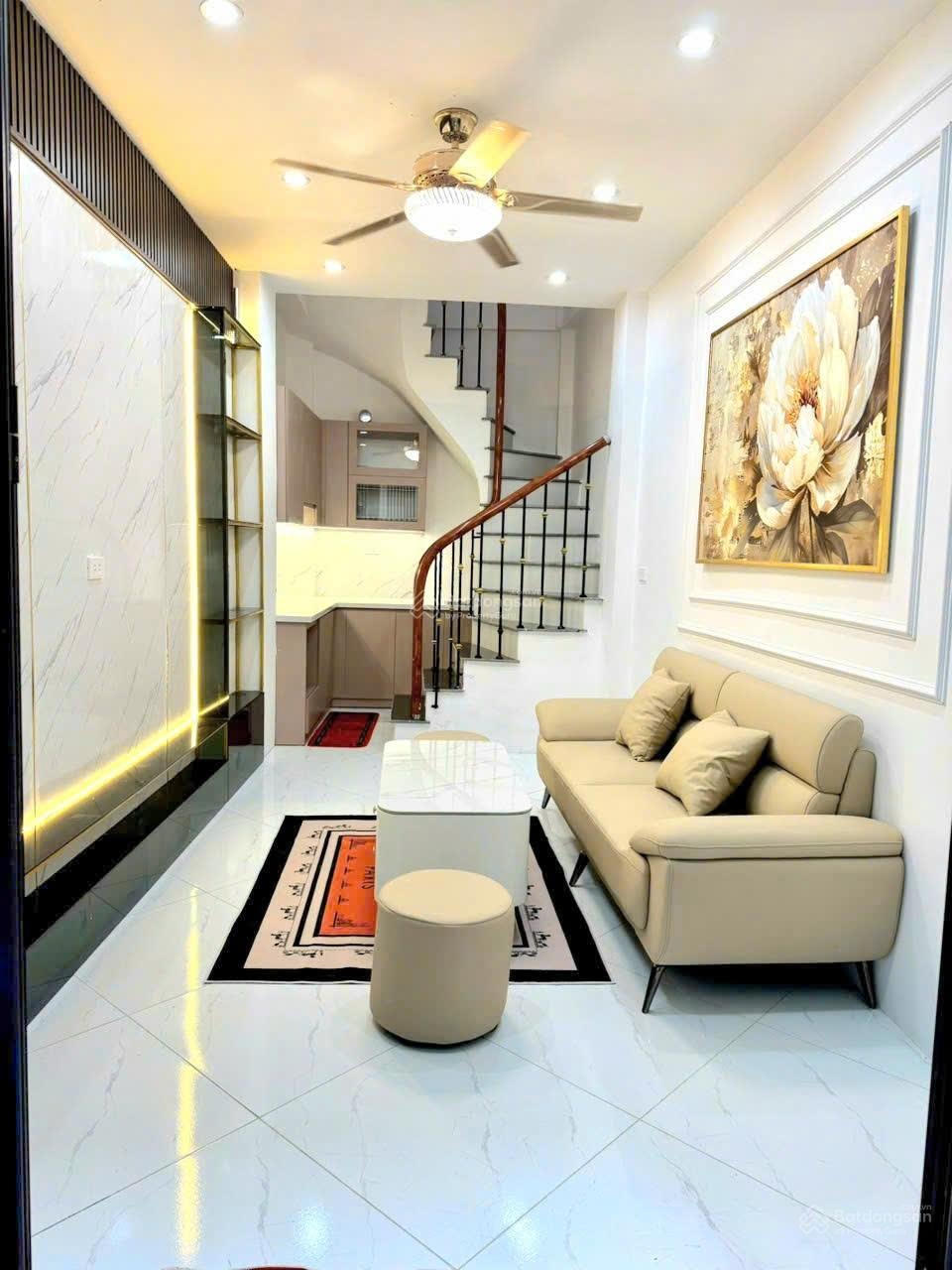 Siêu phẩm nhà 4 tầng 15m phố ngọc hà, ba đình ngõ thoáng, gần lăng bác, tiện ích đầy đủ, sổ đỏ cc