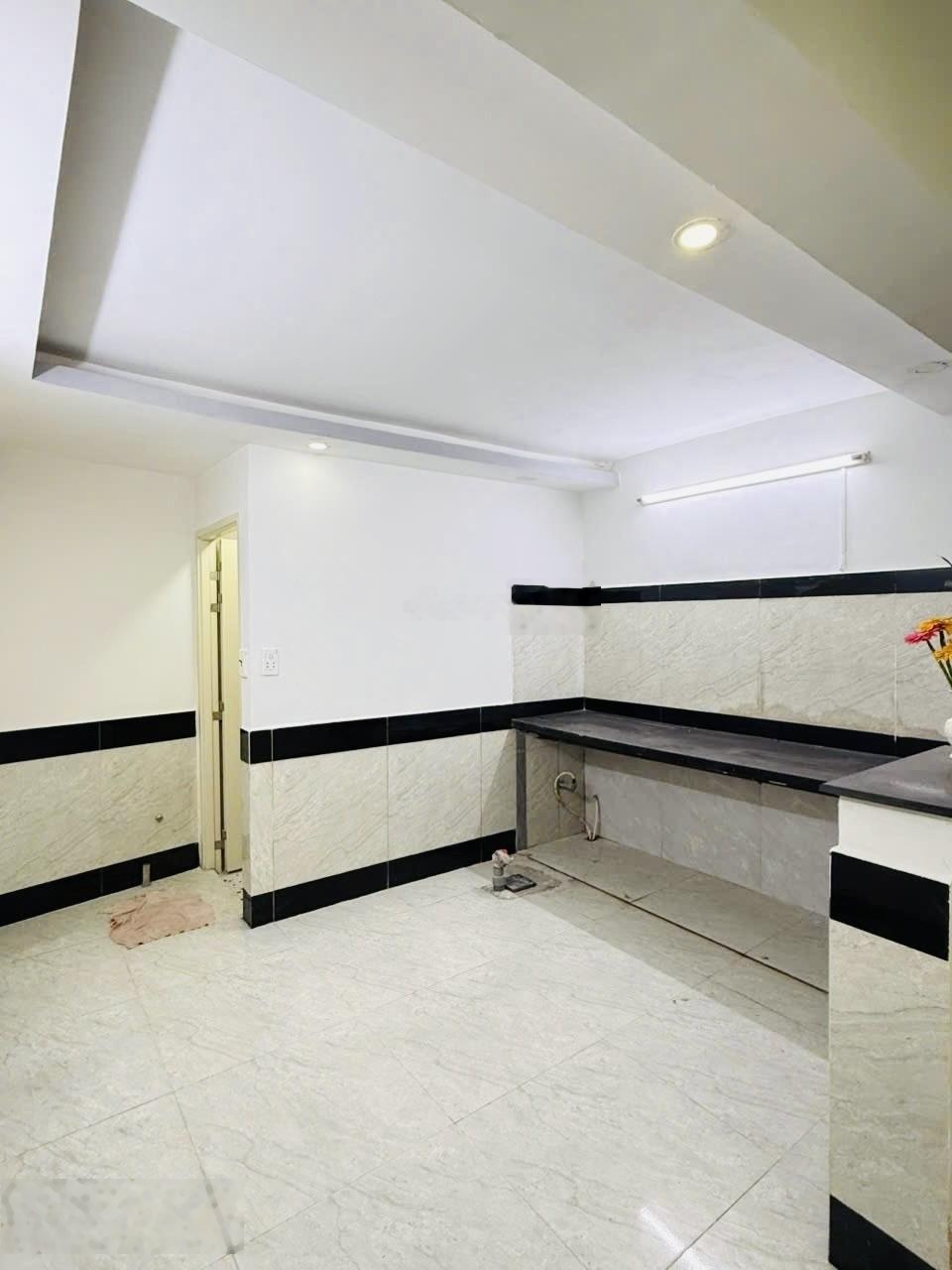 Tân bình khu vip p15 hẻm nhựa 6m nhà 4 tầng hoàn công đủ giá 5,8 tỷ