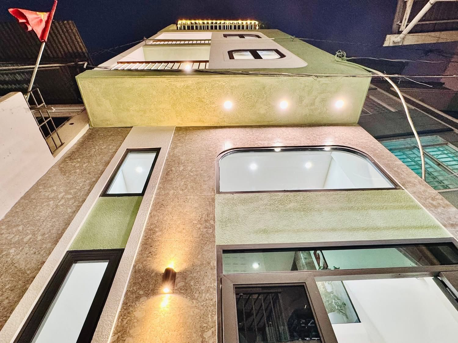 Bán nhà 6 tầng siêu đẹp, sau căn mặt tiền Vạn Kiếp, phường Gia Định, Bình Thạnh