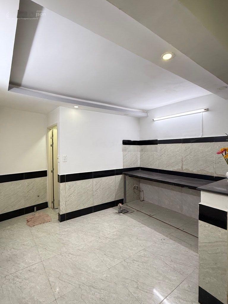 Hẻm xe hơi thông.huỳnh văn nghệ. Phạm văn bạch. Phan huy ích.