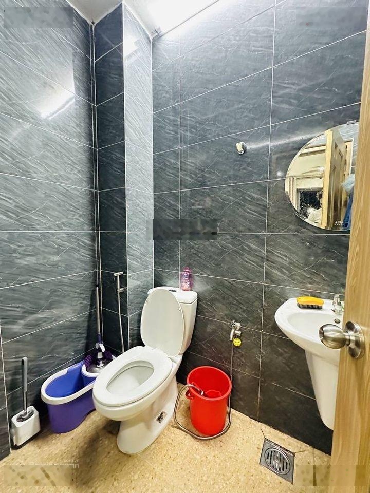 Bán nhà riêng Q12 tại Hiệp Thành 43, 695 triệu, 18m2, có ban công, cách chung cư Hiệp Thành 500m