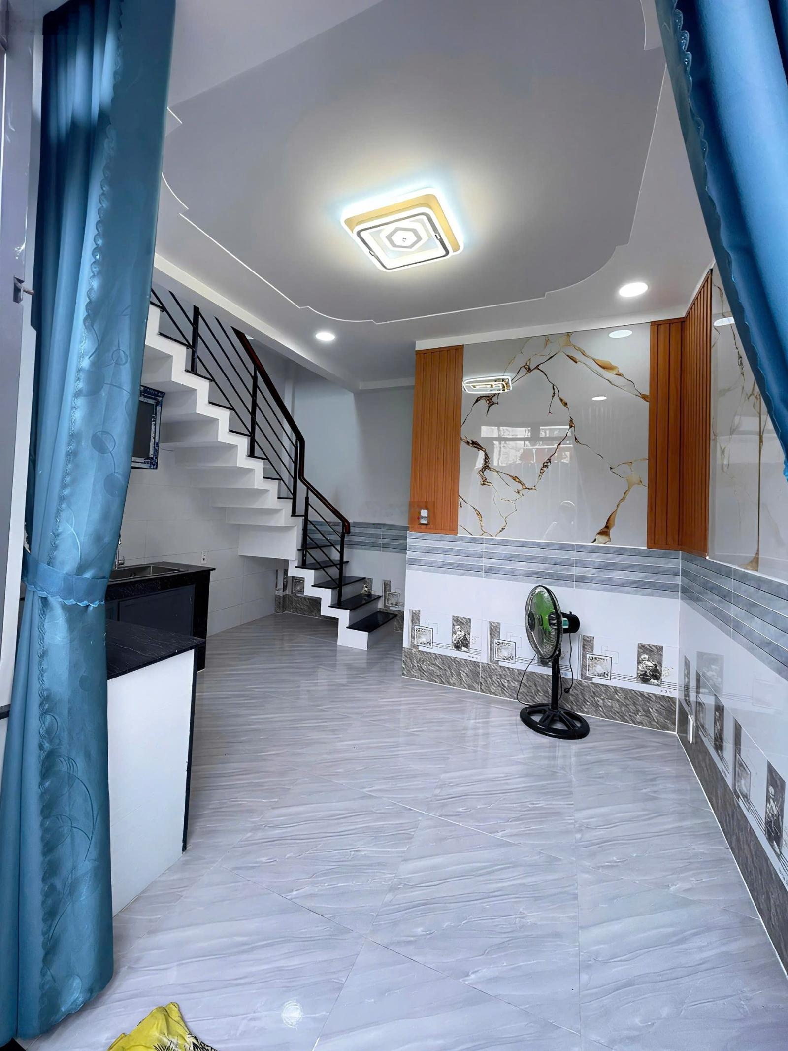 Nhà hẻm ngắn Lê Thị Riêng ngay Bảo hiểm xã hội Quận 12 (DT: 4x5m). Giá 935tr còn thương lượng