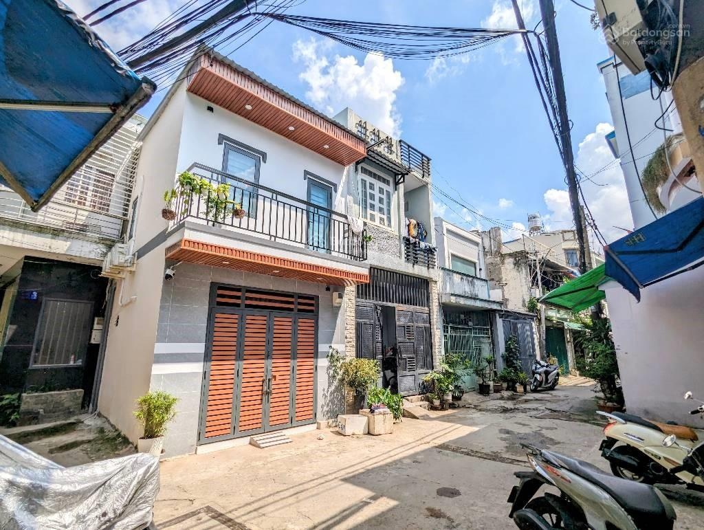 Nhà bán đ lạc long quân- giáp q 11- gần chợ vải tân bình- 4.1m x 12m- 5,x tỷ