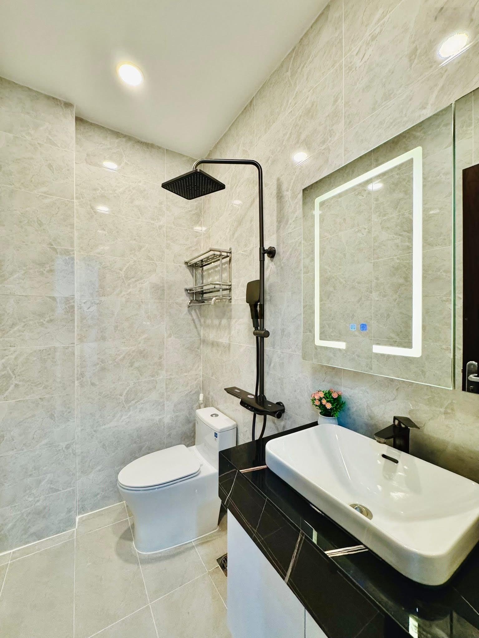 Chú sáu thanh lý bán nhà tự lập p.4, tân bình | hỗ trợ tl giá 3 tỷ 380, dt 68m2, sổ hổng riêng