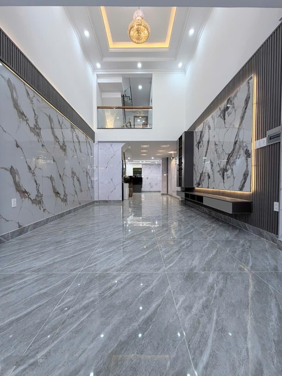 Chưa tới 3 tỷ cho căn 54m2 Lê Văn Sỹ, Q3. Xây 5 tầng đúc, hẻm rộng hơn 6m. Khu trung tâm đầy đủ