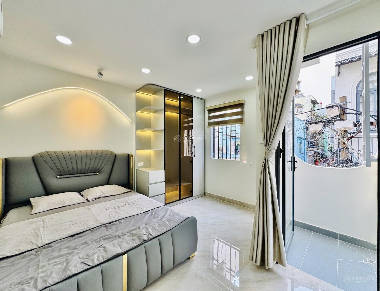 Nhà rẻ- 3 phòng ngủ- cạnh Phú Nhuận - sân bay - đầy đủ nội thất- hẻm rộng- đg Quang Trung