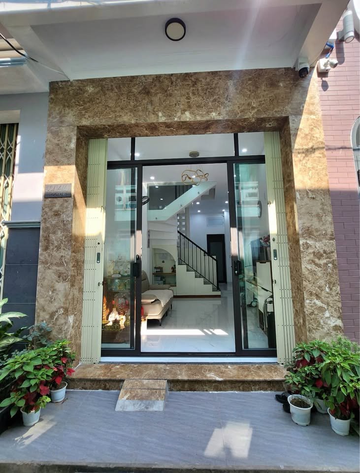 Nhà 3 mê xinh xắn, hẻm thông Ngô Mây, 3 bước ra biển Quy Nhơn