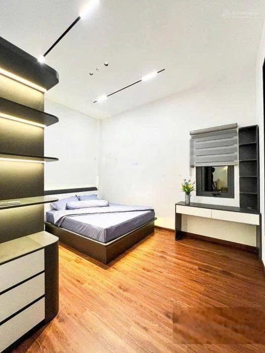 Chính chủ cần bán nhà Phổ Quang Tân Bình 50m2, 3tỉ200, 1trệt 2 lầu. Đang cho thuê 18tr/th.