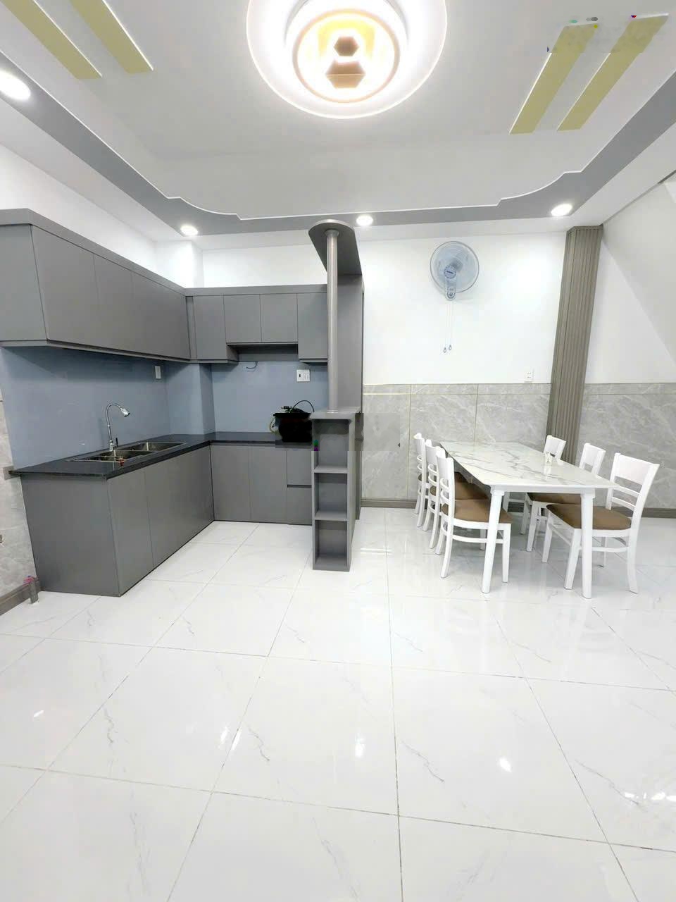 Nhà 1 trệt 1 lửng 2PN (có PN trệt) hẻm 5m cuối Tân Kỳ Tân Quý Bình Tân nhà mới, ở ngay giá 1,59 tỷ