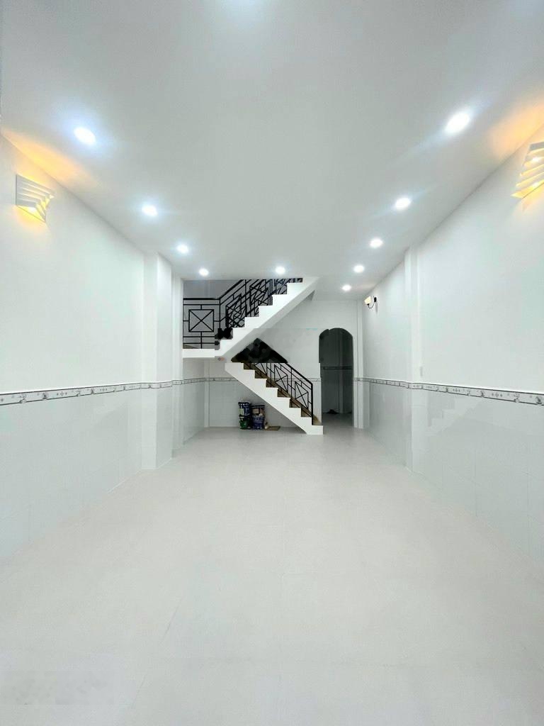 Sát mặt tiền nguyễn phúc chu- phường 15- tân bình- dt 47m2-2 tầng chắc chắn- chỉ 5.x tỷ