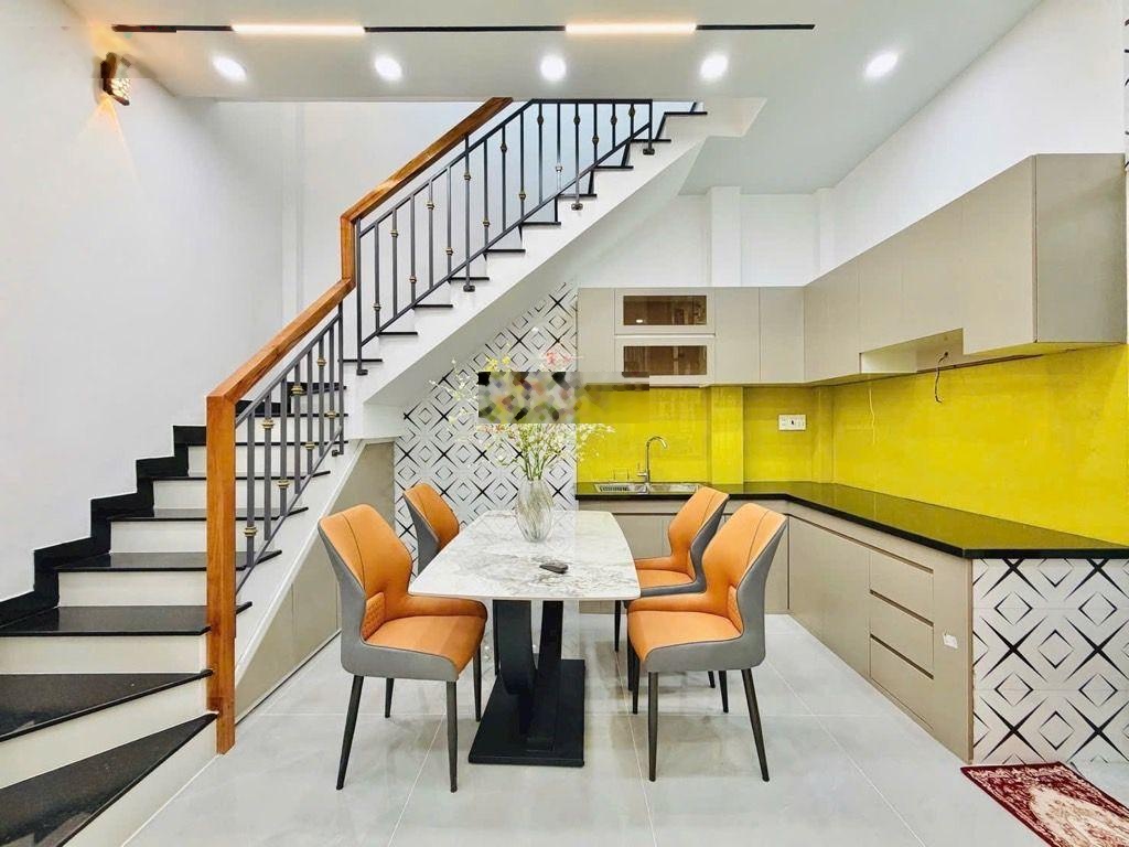 Nhà bán 40m², 2tầng, 3pn, 2wc đường số 19, nhỉnh 4tỷ , p8, gò vấp, gần CV làng hoa, Mercedes Benz