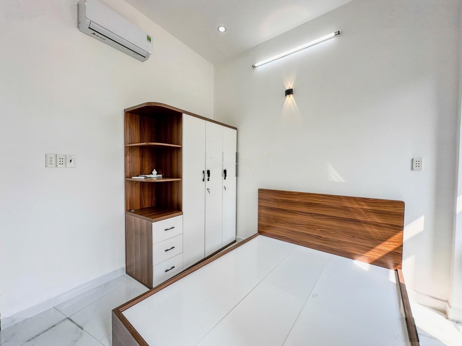 Nhà mới mặt tiền Nguyễn Văn Vỹ . Chỉ nhỉnh 5T