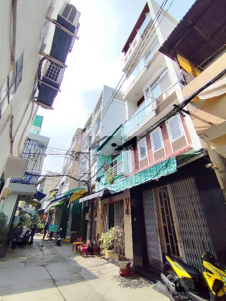 Quận 11, nhà cũ hẻm xe hơi 6m, ngay cầu vượt cây gõ, 32m2, chỉ hơn 4 tỷ