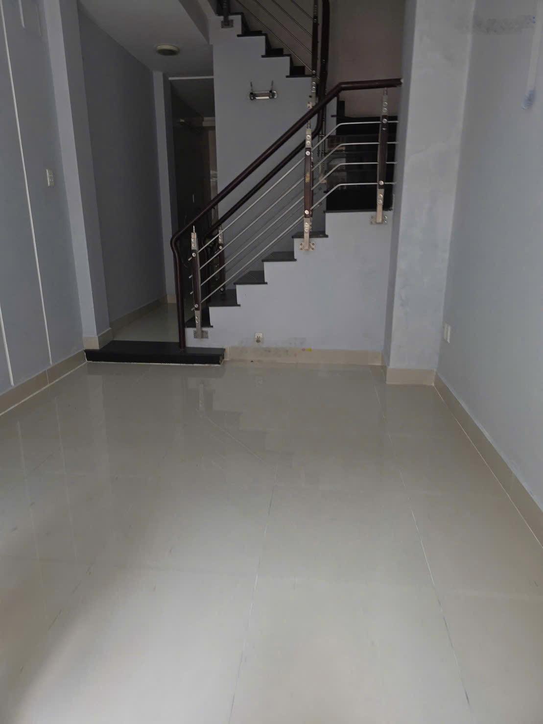 Giảm 200tr gấp bán! Nhà đúc BTCT kiên cố kết cấu sẵn - DT: 49m2 ngang 3m8 giá giảm còn 5,3 tỷ BL