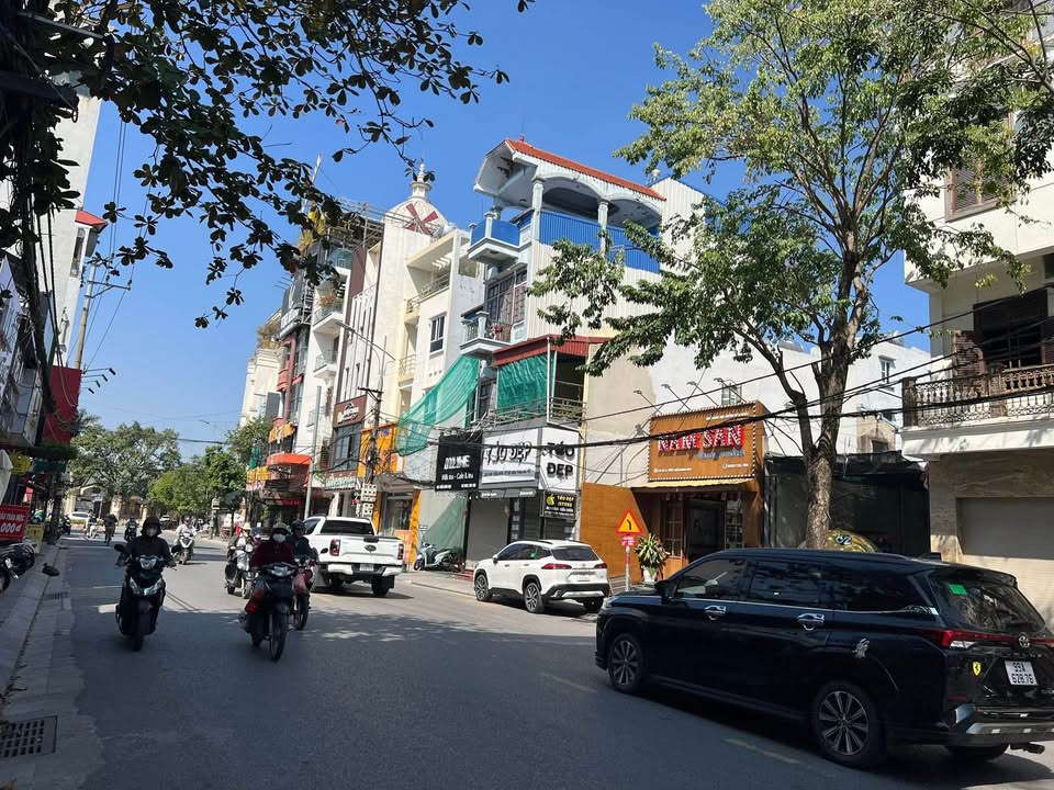 Bán lô đất mặt đường Trần Hưng Đạo, Nam Định, giá 95 triệu/m2