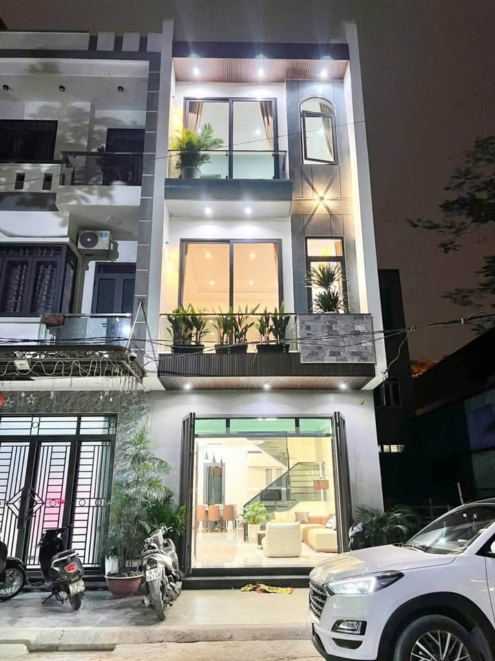 Bán nhà 3 tầng mặt đường khu tái định cư Trầm Cá - Nam Định, giá 3.9 tỷ