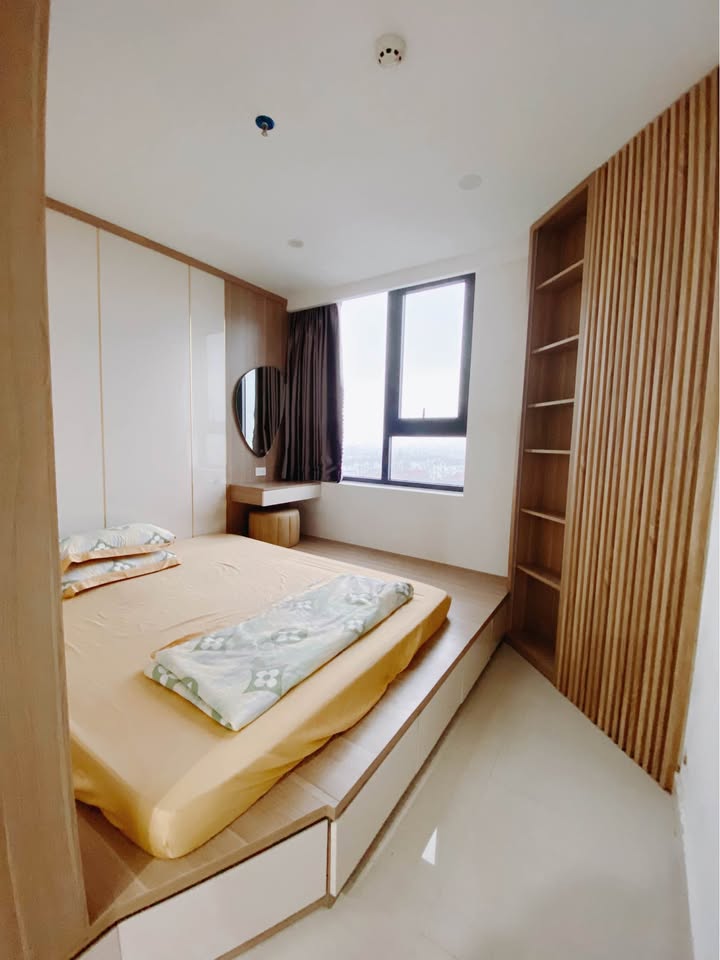 Bán căn hộ chung cư Nera Garden, căn góc, view Vincom, full nội thất cao cấp