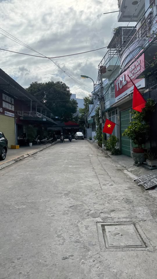 Bán đất tặng nhà mặt tiền Dương Văn An – Phước Long, giá 5.8 tỷ