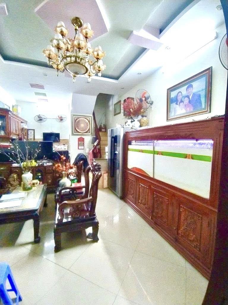 Bán nhà Tây Hồ, gần phố, khi dân trí cao, 35m2, 5 tầng, giá nhỉnh 9 tỷ