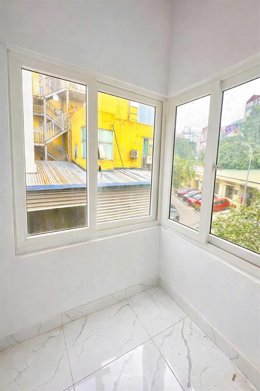 Cho thuê nhà riêng khu Chùa Láng, 30m2 x 4 tầng, giá 10 triệu/tháng