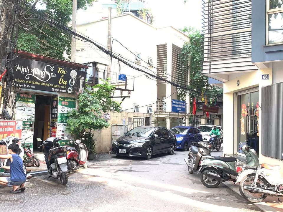 Hiếm, nhà trung tâm Cầu Giấy có sân riêng, chủ thiện chí tặng full nội thất