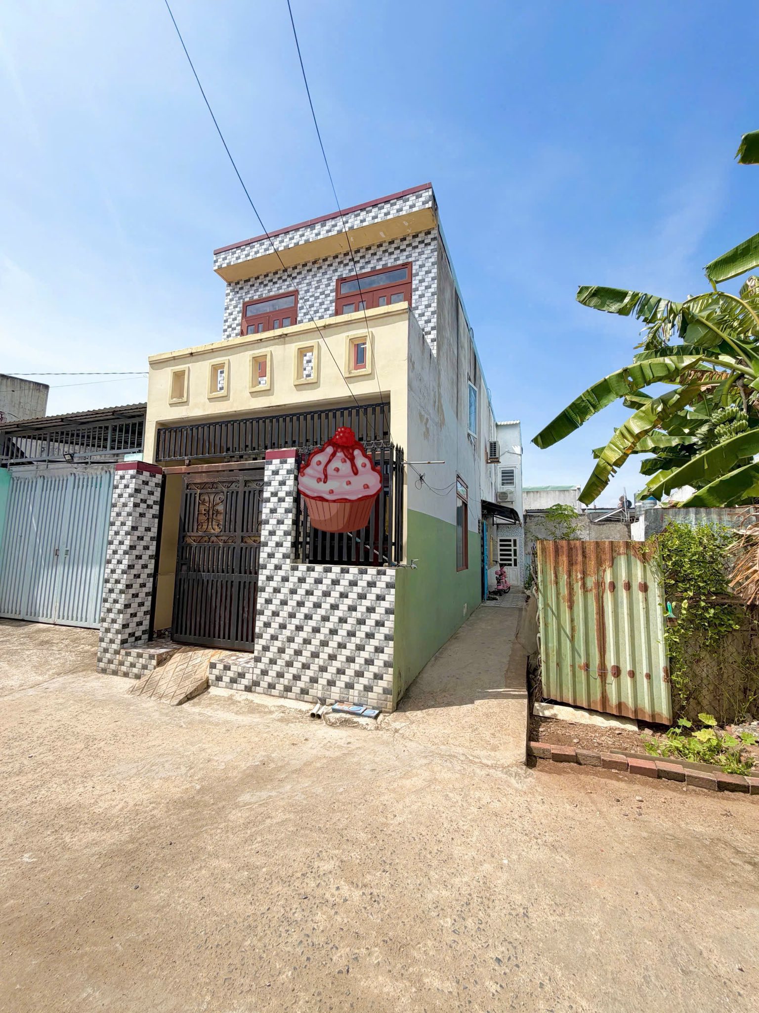 Bán 2 căn nhà liền kề có gác tại hẻm 13 Chi Lăng