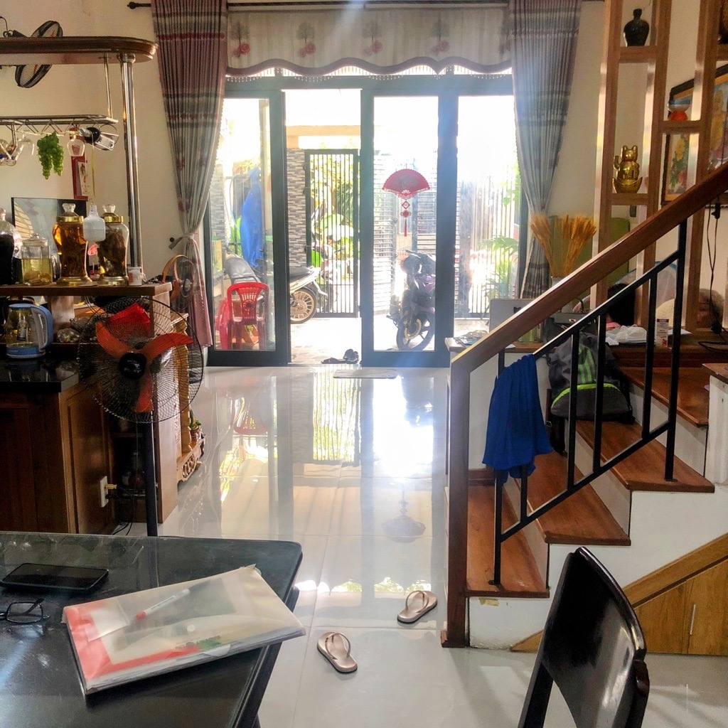 Bán nhà mặt tiền Nguyễn Bảo, 2 tầng, 106m2, đường 5,5m, 2 tầng, giá 6.x tỷ