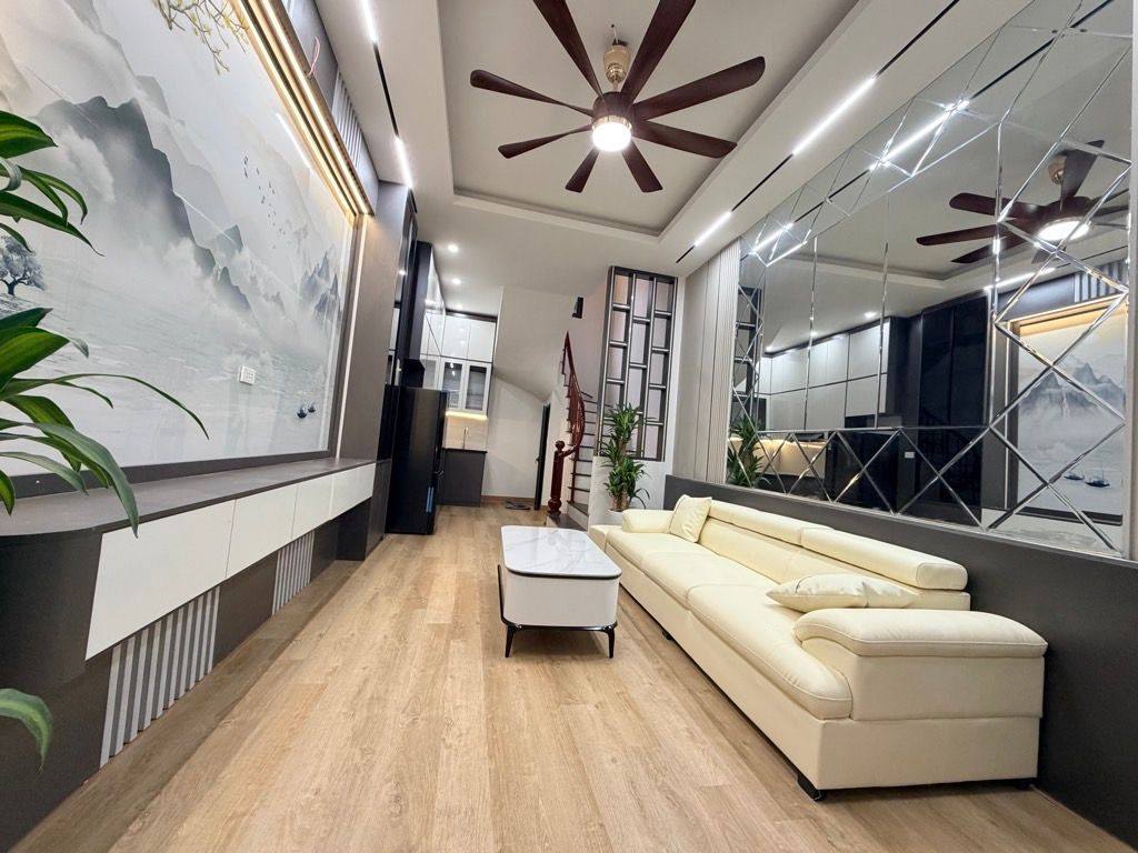 Bán nhà Kim Giang, 33m² x 5 tầng, ngõ thông, nhà đẹp đón tết – nhỉnh 8 tỷ
