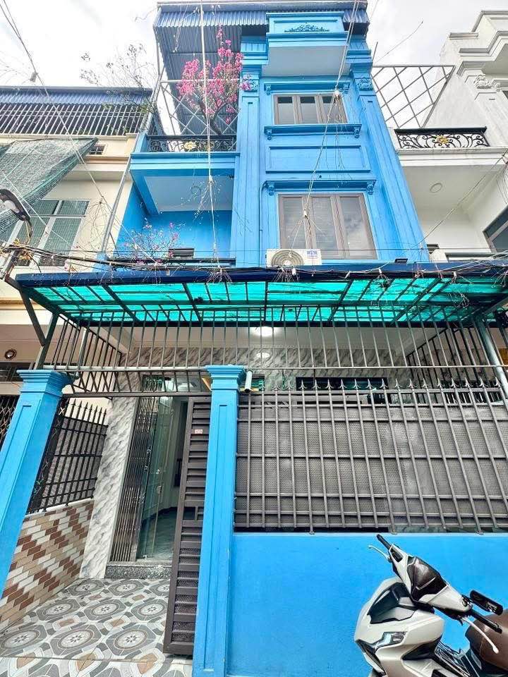 Bán nhà 3 tầng ngõ đường Trần Thái Tông - Nam Định, taxi vào cách nhà 10m, giá 2.55 tỷ