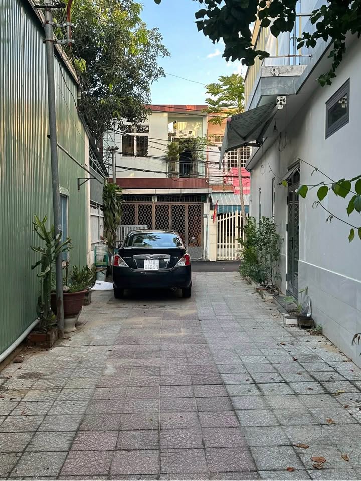 Bán nhà 3 tầng 3 mê kiệt ô tô đậu trước nhà Nguyễn Phước Nguyên, Thanh Khê, giá 4.2 tỷ