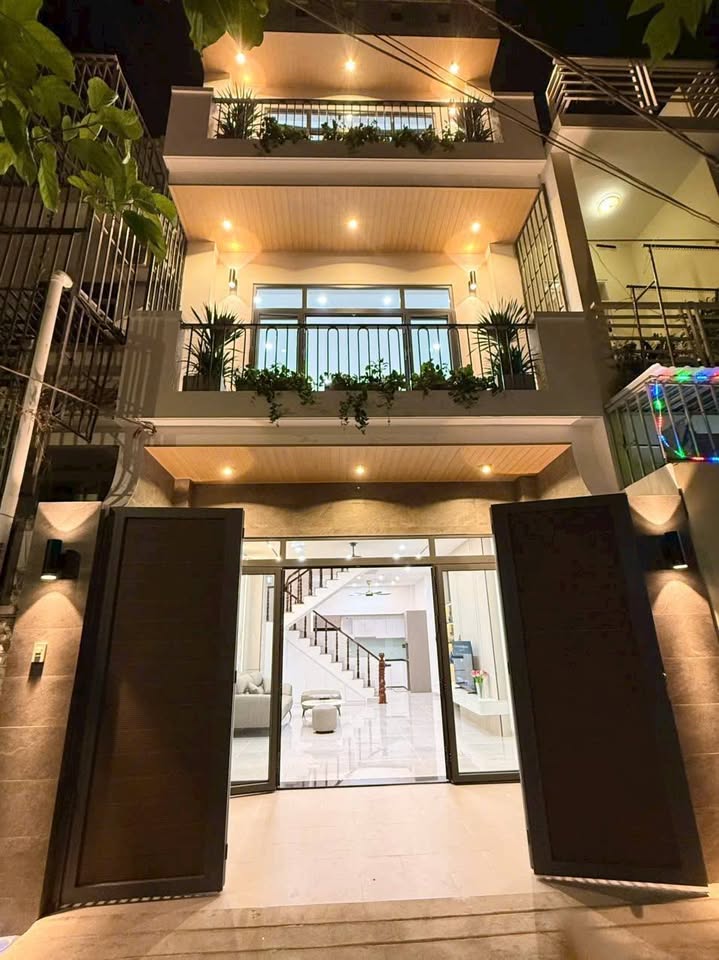 Bán nhà 1 trệt 2 lầu đường Phạm Hồng Thái, Vũng Tàu, 65m2, giá 7.28 tỷ