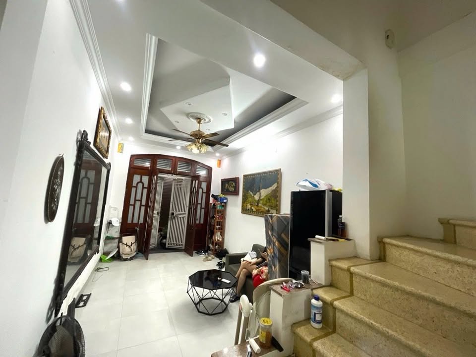 Bán nhà Trần Quốc Vượng, Cầu Giấy, 36m2 x 5 tầng, giá 10,5 tỷ