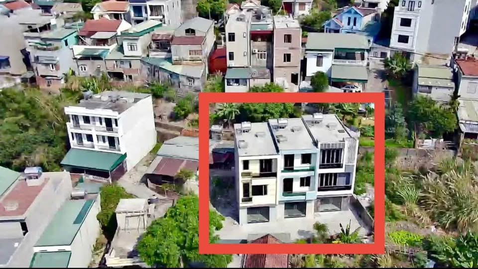 Cần bán nhà 3 tầng trung tâm Cao Xanh, đường ô tô tận nhà