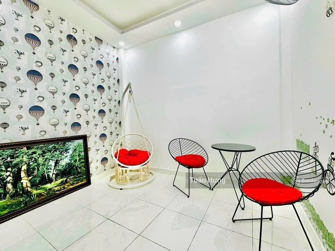 Nhà Xóm Đất Q11 - 37m2/3tầng - khu dân cư sầm uất, tầm tiền 2.75 TỶ dễ tiếp cận