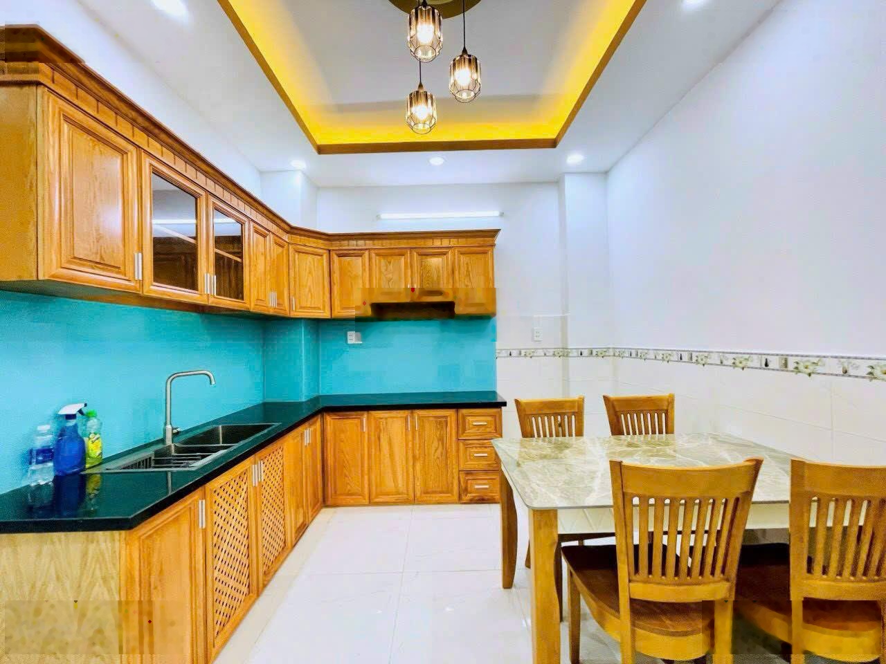 Chính chủ bán căn 57.6m² Lạc Long Quân, Q11 giá 3 tỷ 350. Sổ riêng, xây 1 trệt 1 lầu, hẻm 5m