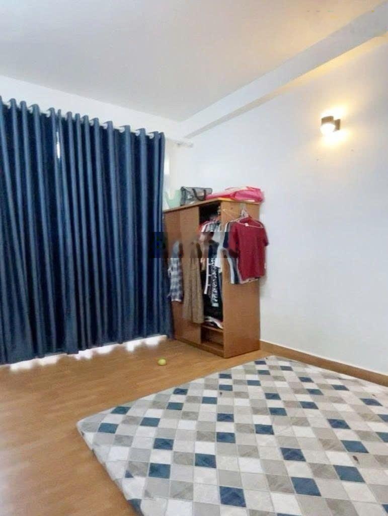 Nhà đường LẠC LONG QUÂN Quận TB giáp Q11 QTP , hẻm ba gác , khu dân trí , tiện ích bao quanh .