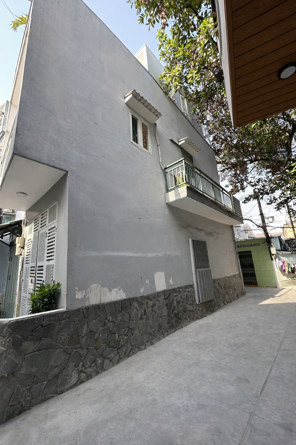 Bán nhà hẻm xe hơi phường bảy hiền - 3 tầng đẹp góc 3 mặt hẻm thông thoáng nhỉnh 5 tỷ .