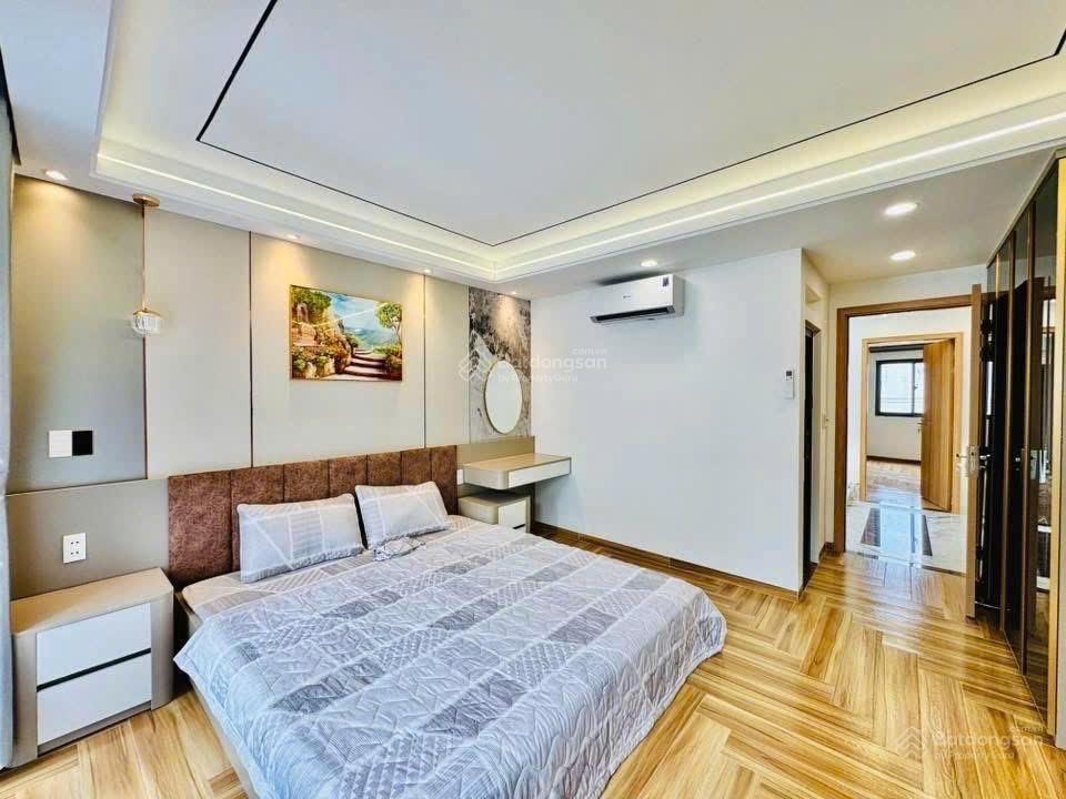 Chính chủ kẹt tiền bán nhà đường huỳnh văn bánh, p.17, q.pn, 2 tỷ 800, 75m2, có hđ thuê 32tr/th.