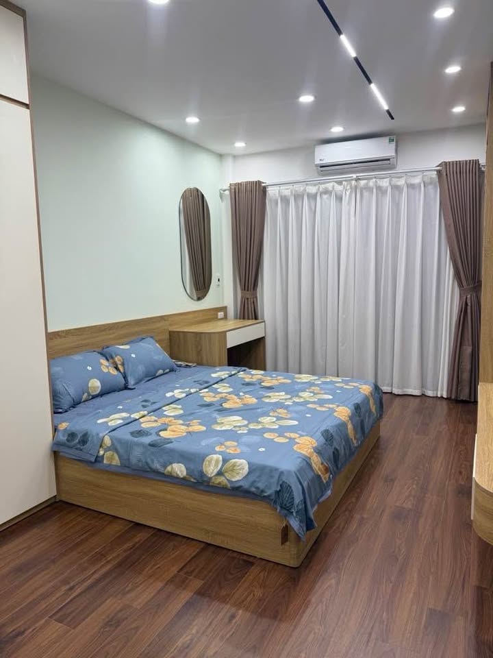 Bán nhà phân lô quân đội Hoàng Quốc Việt, Cầu Giấy, ô tô đỗ cửa, 46m2, 5 tầng, giá 13 tỷ