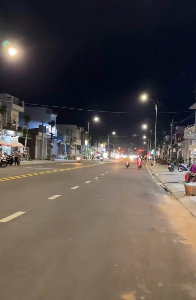 Cho thuê mặt bằng bán hoa ngày Tết mặt tiền Lý Thánh Tông, Sóc Trăng, giá 5 triệu